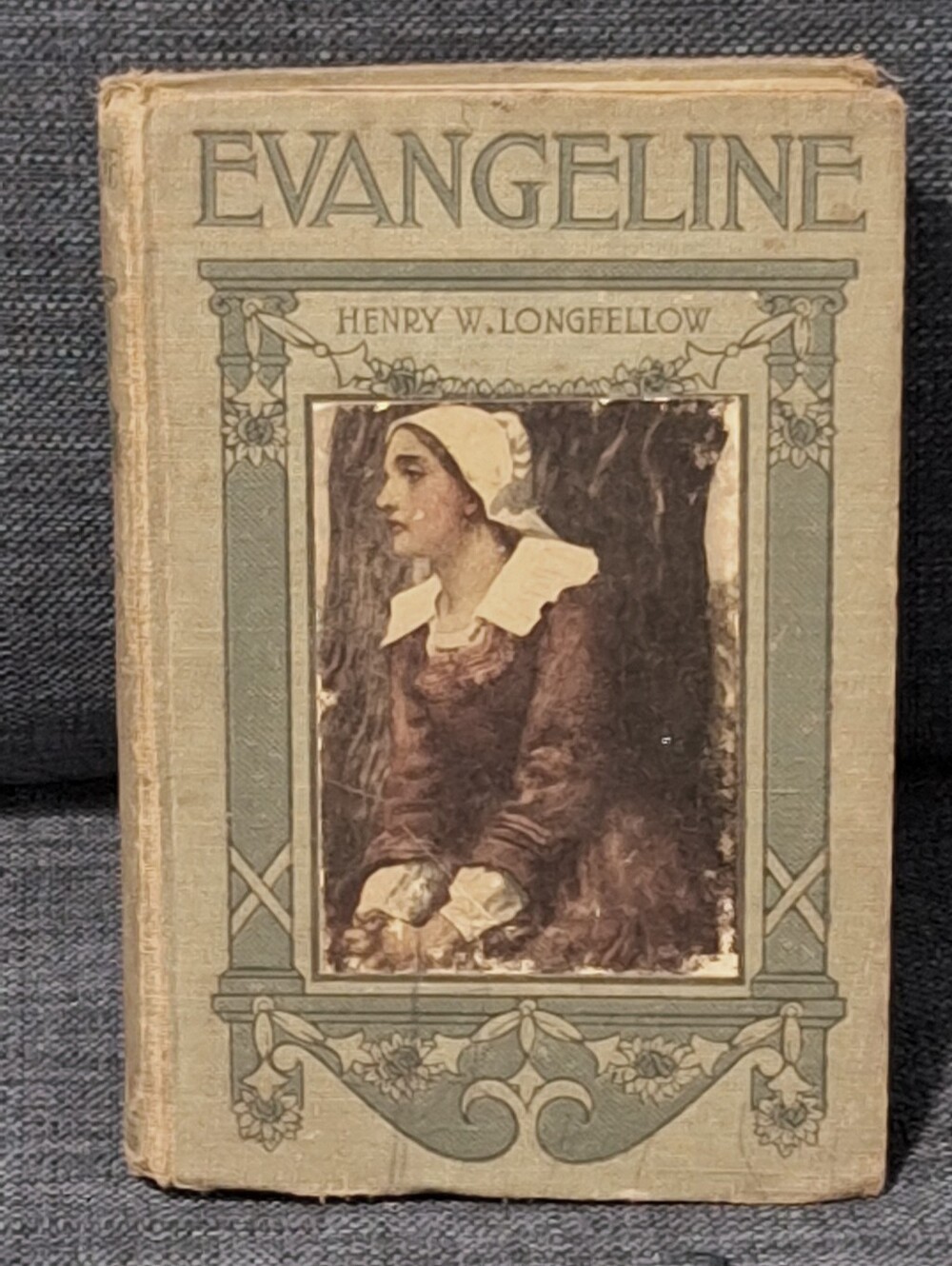EVANGELINA (Antique Hardcover) | Henry Wadsworth Longfellow